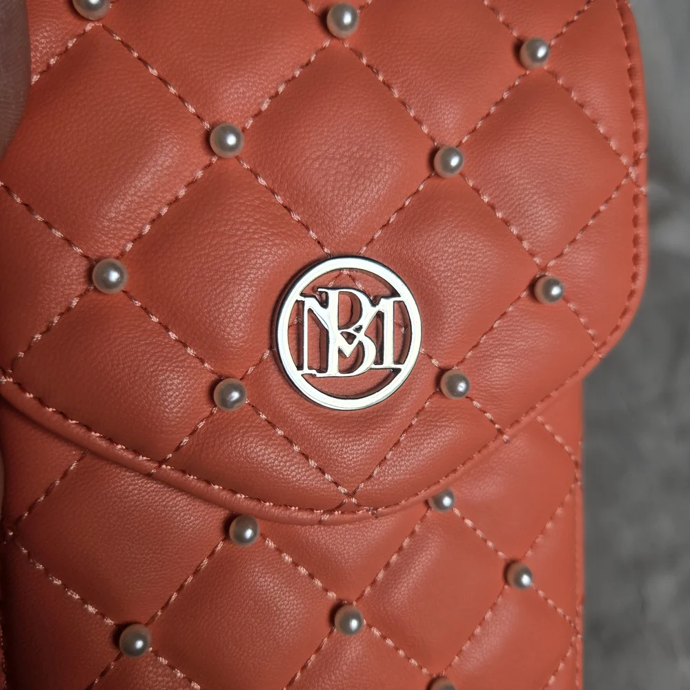 Badgley Mischka Quilted Faux Leather & Faux Pearl Phone Case- NWT - Picture 4 of 6